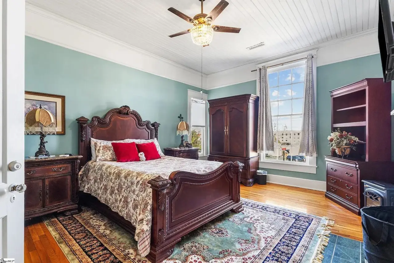 Loraina Suite